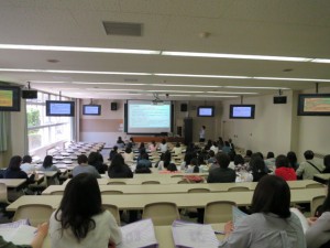 AO入試とはどんな入試制度なのか、本学のAO入試を中心に説明会をしました。
